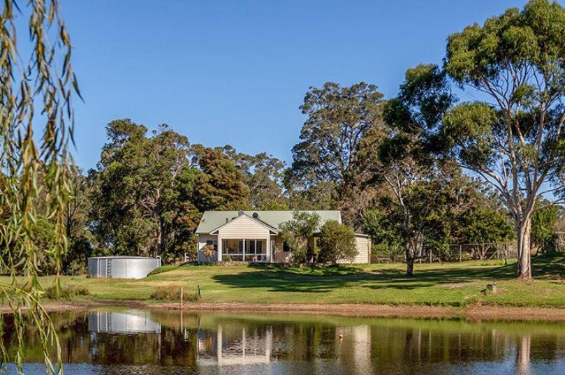 Abbivale Farm Cottage Harewood ภายนอก รูปภาพ
